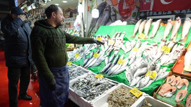 Marmara’da başlayan kar yağışı ve fırtına balık fiyatlarına yükseliş olarak yansıdı