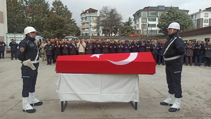 Şehit polis memuru Sakaryada son yolculuğuna uğurlandı