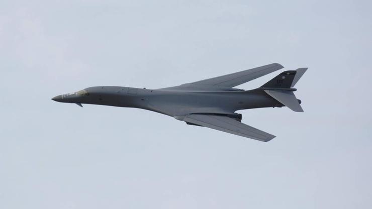 B-1B’ler ABD’den bombardımana geldi İran’a misilleme Irak ve Suriye’de...