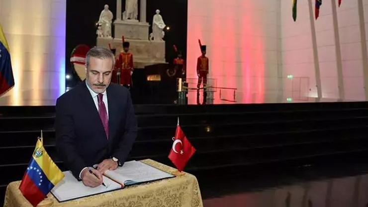 Bakan Fidan Bolivarın anıt mezarını ziyaret etti