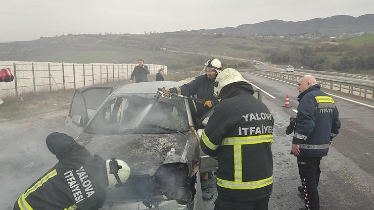 Bursada seyir halindeyken alev alan otomobil yandı