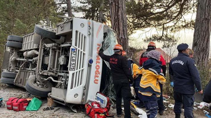 Boluda freni boşalan minibüs devrildi: 14 yaralı