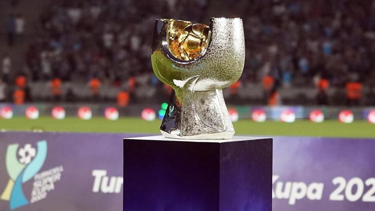 Galatasaray - Fenerbahçe Süper Kupa maçının saati değişti