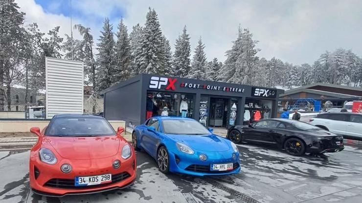 Yarışçı Alpine Türkiyede yola çıktı