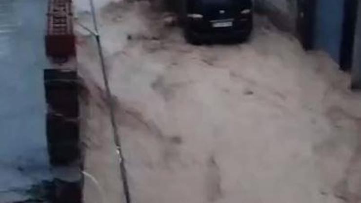 Selde kurtuldu, başkasını kurtarmak isterken yine suya kapıldı