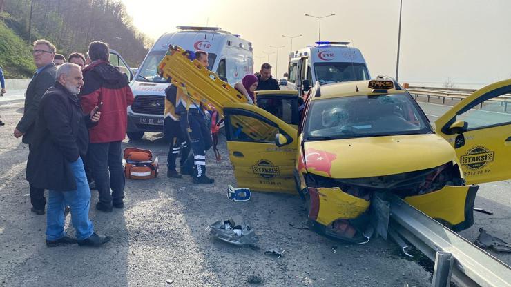 Rizede, cenaze dönüşü bariyere saplanan taksideki 4 kişi yaralandı