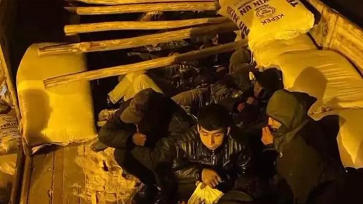 Bakan Yerlikaya duyurdu Kalkan-18 operasyonlarında 599 düzensiz göçmen yakalandı