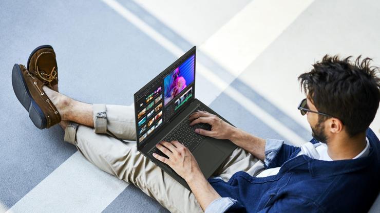 Ryzen AI ile desteklenen ince ve hafif dizüstü