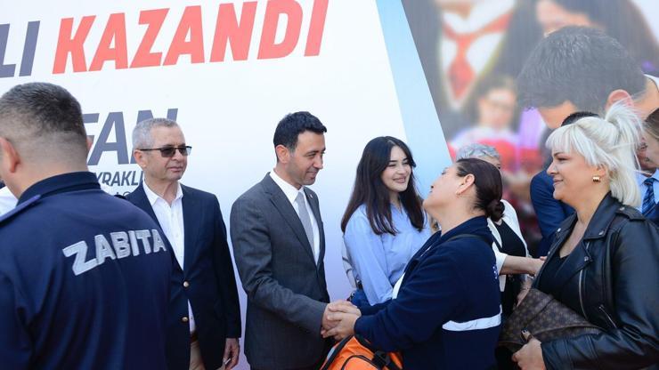 Bayraklıda davullu zurnalı bayramlaşma