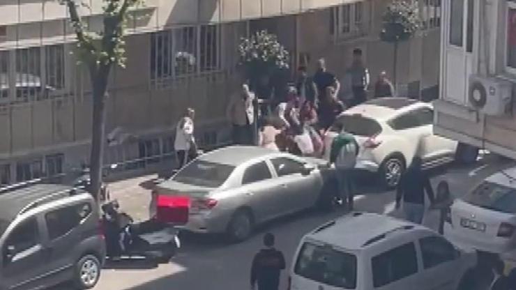 Zeytinburnunda genç kızların kavgasına aileler de dahil oldu