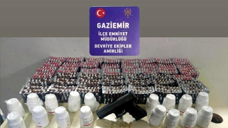 Otomobilde uyuşturucu ile yakalanan 3 şüpheliye gözaltı