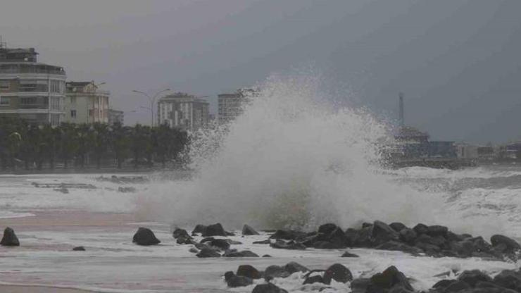 Meteorolojiden Orta ve Doğu Karadeniz için fırtına uyarısı