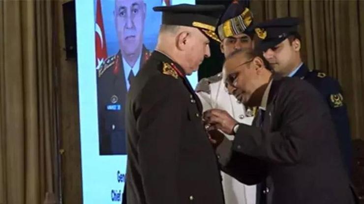 Genelkurmay Başkanı Metin Gürak’a Pakistan’da “İmtiyaz Nişanı”