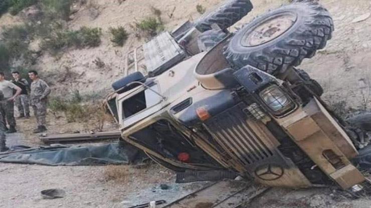 Şırnakta askeri araç devrildi: 2 asker şehit oldu, 2 asker yaralı