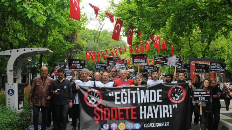Kocaelide öğretmenler, yürüyüş yapıp meslektaşlarının öldürülmesine tepki gösterdi