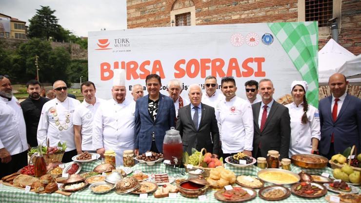 Bursa mutfağı, tarihi İpek Han Meydanında vitrine çıktı