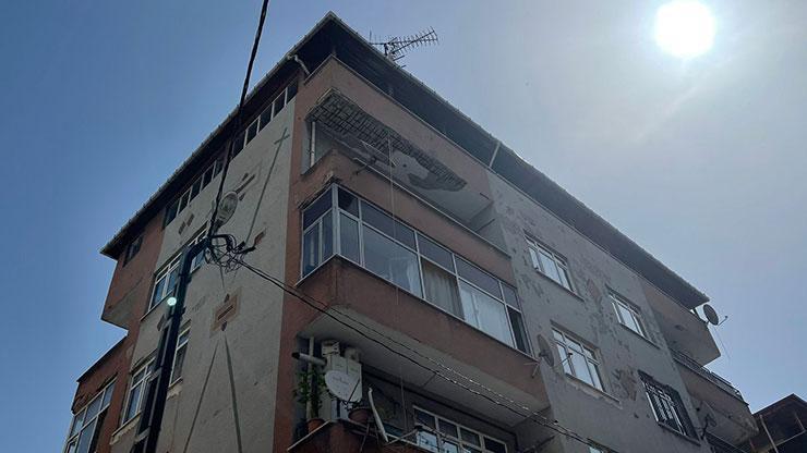 Son dakika... Bahçelievlerde 4 katlı binanın balkonu kısmen çöktü; bina boşaltıldı