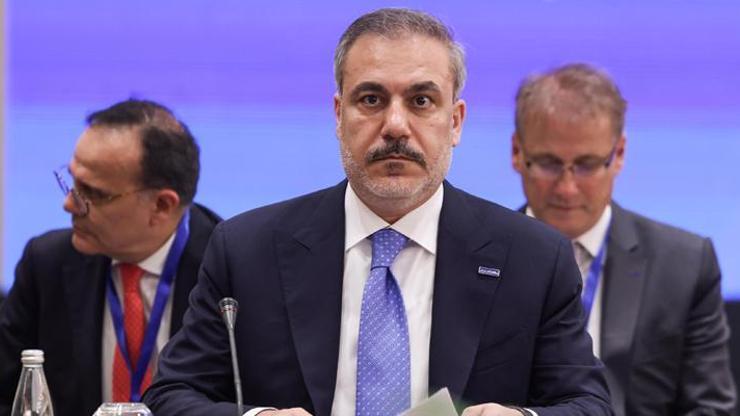 Bakan Fidandan Kuzey Makedonyada diplomasi trafiği