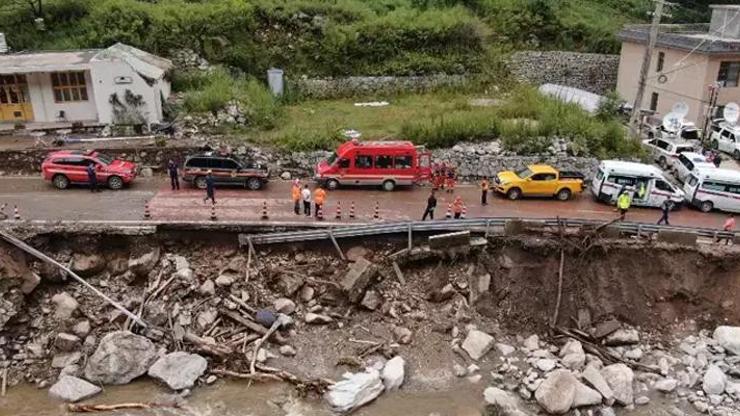 Çin’de toprak kayması: 9 ölü, 17 kayıp