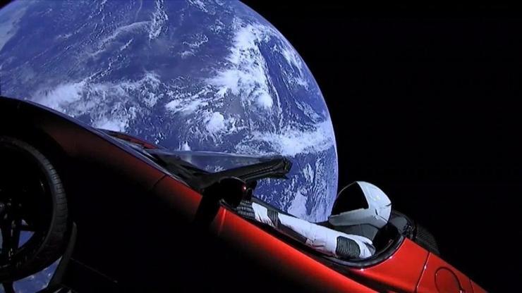 Tesla uçan araba çalışmalarını hızlandırdı