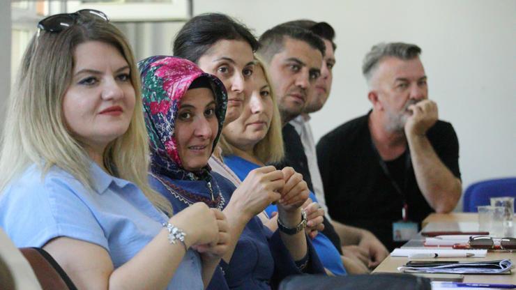 Eskişehir’de valilik personeline işaret dili eğitimi