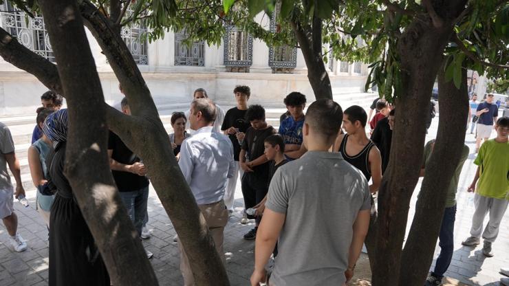 Gençler “Ecdat Yadigarı” eserleri geziyor