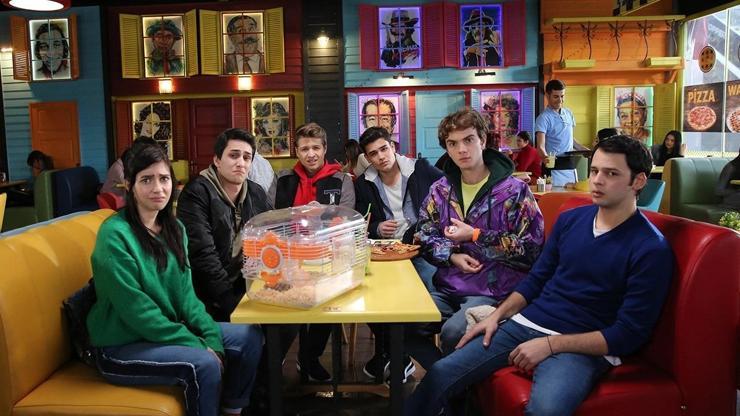 4N1K 2 oyuncuları GÖZDE MUTLUER, BURAK YÖRÜK... 4N1K nerede çekildi
