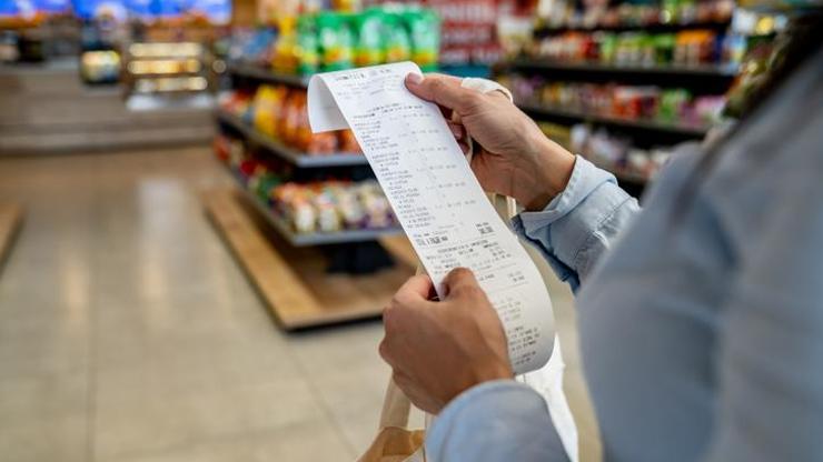Ticaret satış hacmi temmuzda yıllık bazda azalırken perakende satış hacmi arttı