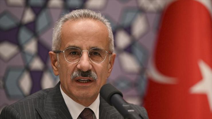 Bakan Uraloğlu Halkalı-Ispartakule Hızlı Tren Şantiyesinde incelemede bulundu