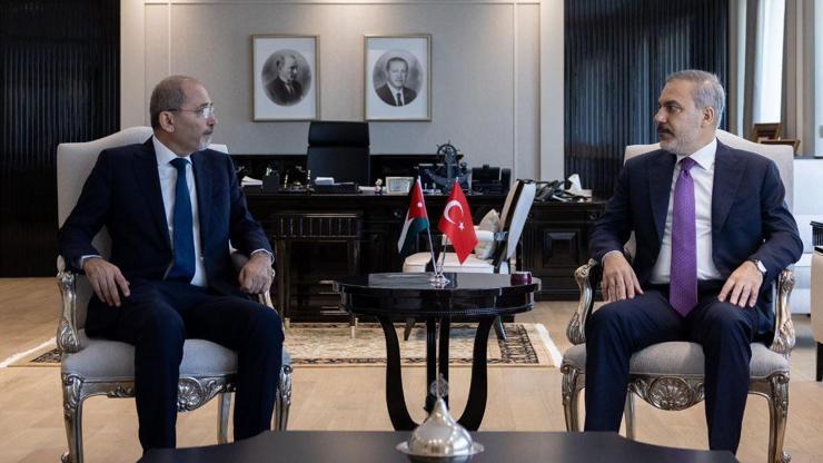 Bakan Fidan: Lübndandan charter uçuşu hazırlıkları yapıldı