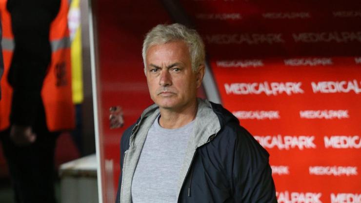 Jose Mourinho: Yediğimiz gol öncesi arkadan itme var