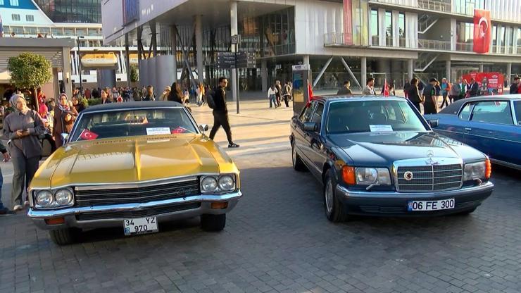 İstanbul-Cumhuriyetin 101inci yılında 101 klasik otomobil sergisi