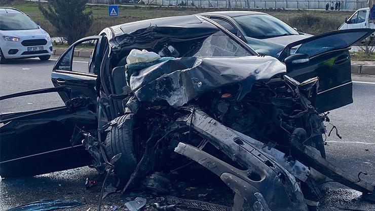 Antalyada feci kaza Bu otomobilden sağ çıktı