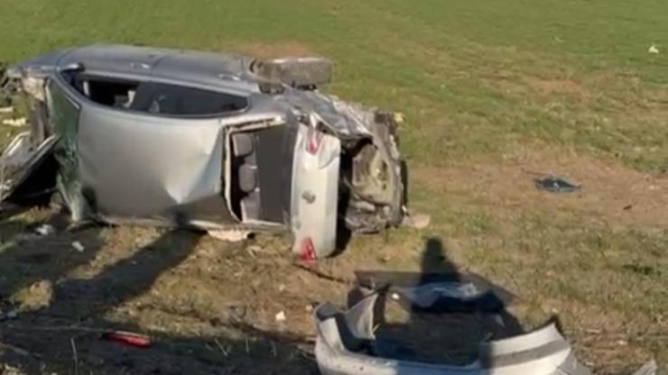 Diyarbakır’da tarlaya yuvarlanan otomobilin sürücüsü yaralandı