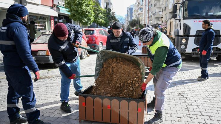 Zafer Caddesinde Geçici Refüj Çalışması