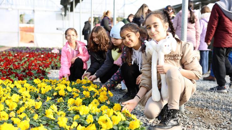 Fidanlıkta Ders: Öğrenciler Toprağa Dokundu