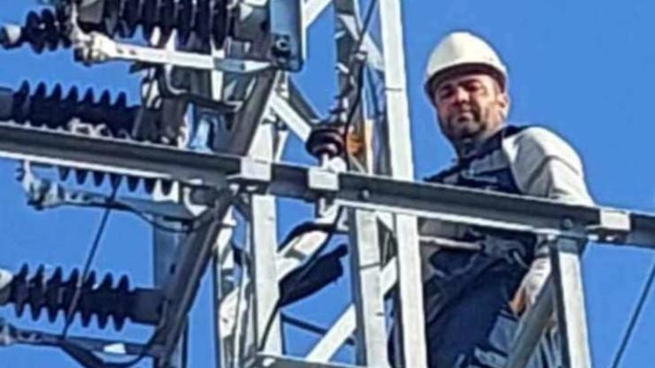 Şanlıurfada elektrik direği, işçilerin üzerine devrildi; 1 ölü, 1 yaralı