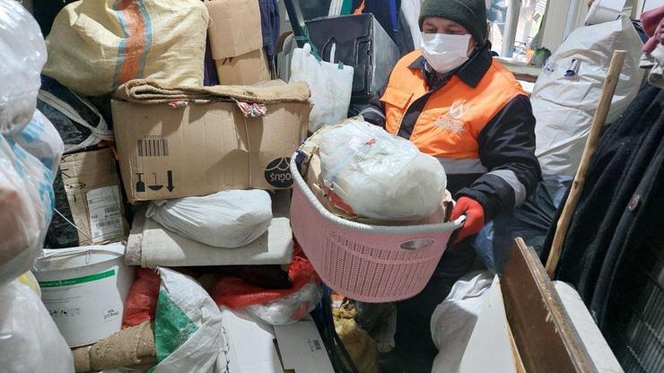 Ordu’da evden 10 kamyonet çöp çıktı