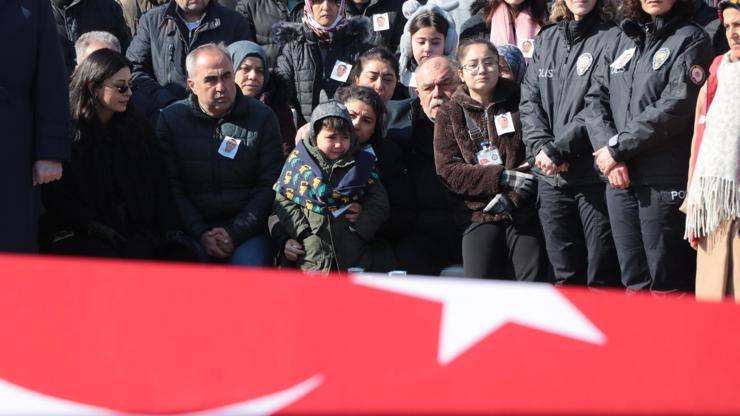 Uyuşturucu operasyonunda kalp krizi geçirip şehit olan polis memuru için tören