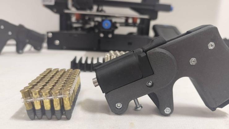 X-rayde tespit edilemiyor 3D yazıcıyla suikast silahı üreten kişi yakalandı