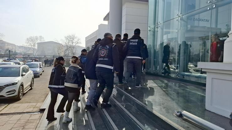 Düzcede uyuşturucu kullananlara yönelik operasyon; 20 gözaltı