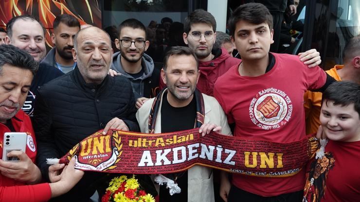 Okan Buruktan Antalyadaki taraftarlara Rahatız merak etmeyin