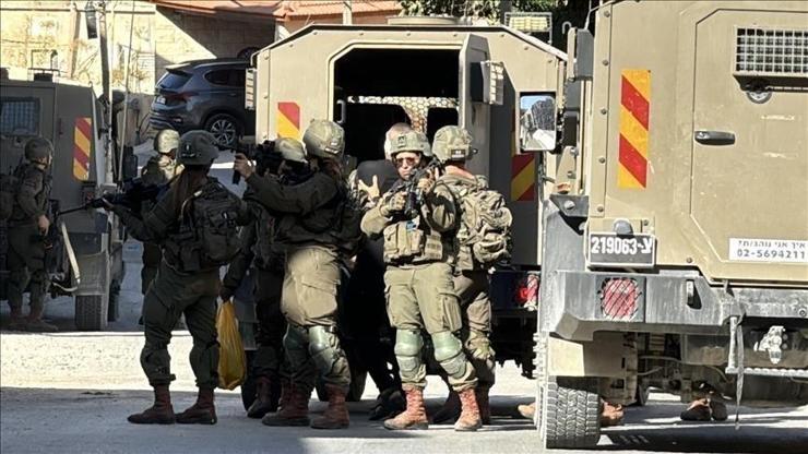 İsrail, işgal altındaki Batı Şeriada 5 Filistinliyi gözaltına aldı