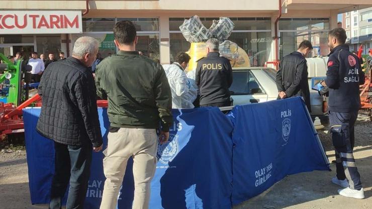 Otomobille giderken husumetlisinin silahlı saldırısında öldü