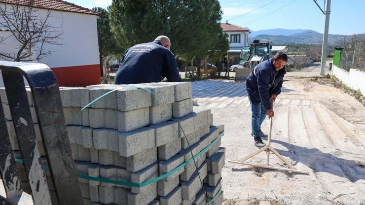Osmanlıca Mahallesinde yıllara kilit parke taşı döşendi