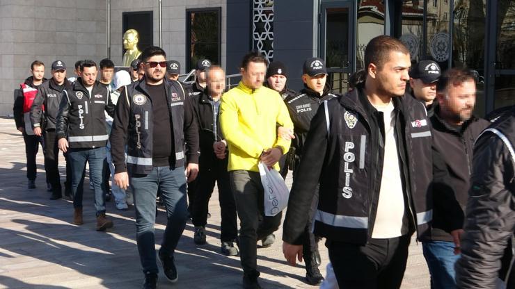 Balyozlu- bıçaklı alacak kavgası: 2 yaralı