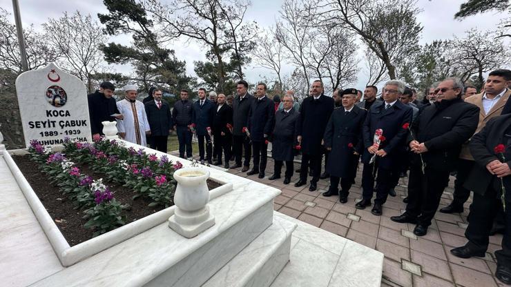 Seyit Onbaşı, mezarı başında anıldı