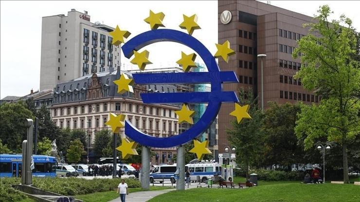 Euro Bölgesinde yıllık enflasyon şubatta yavaşladı