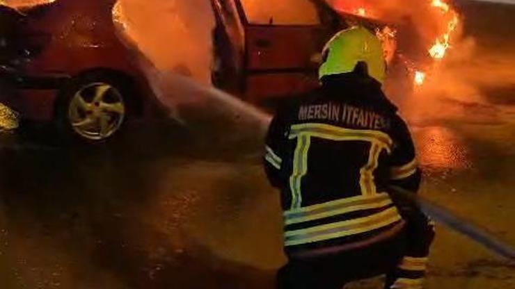 Mersinde seyir halindeki otomobil yandı