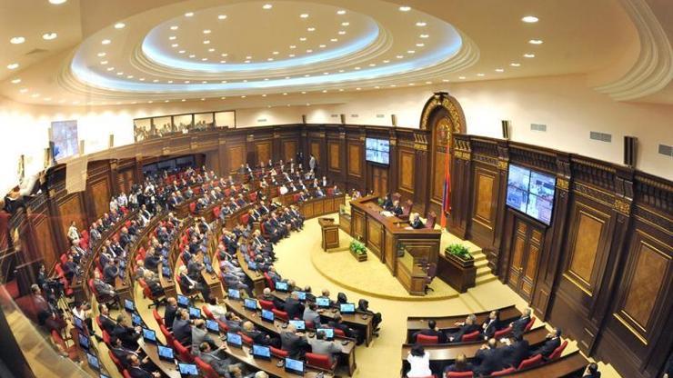 Ermenistan parlamentosu, Avrupa Birliğine Üyelik Sürecinin Başlatılması Hakkında yasa tasarısını kabul etti